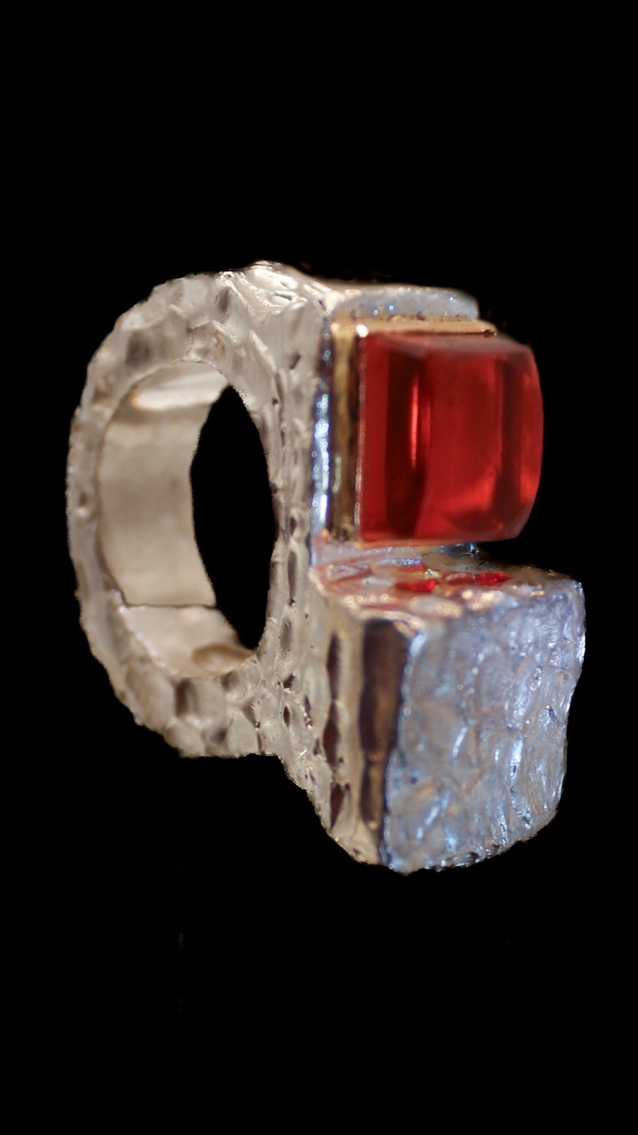 Garnet Square Double Decker ring, detail view